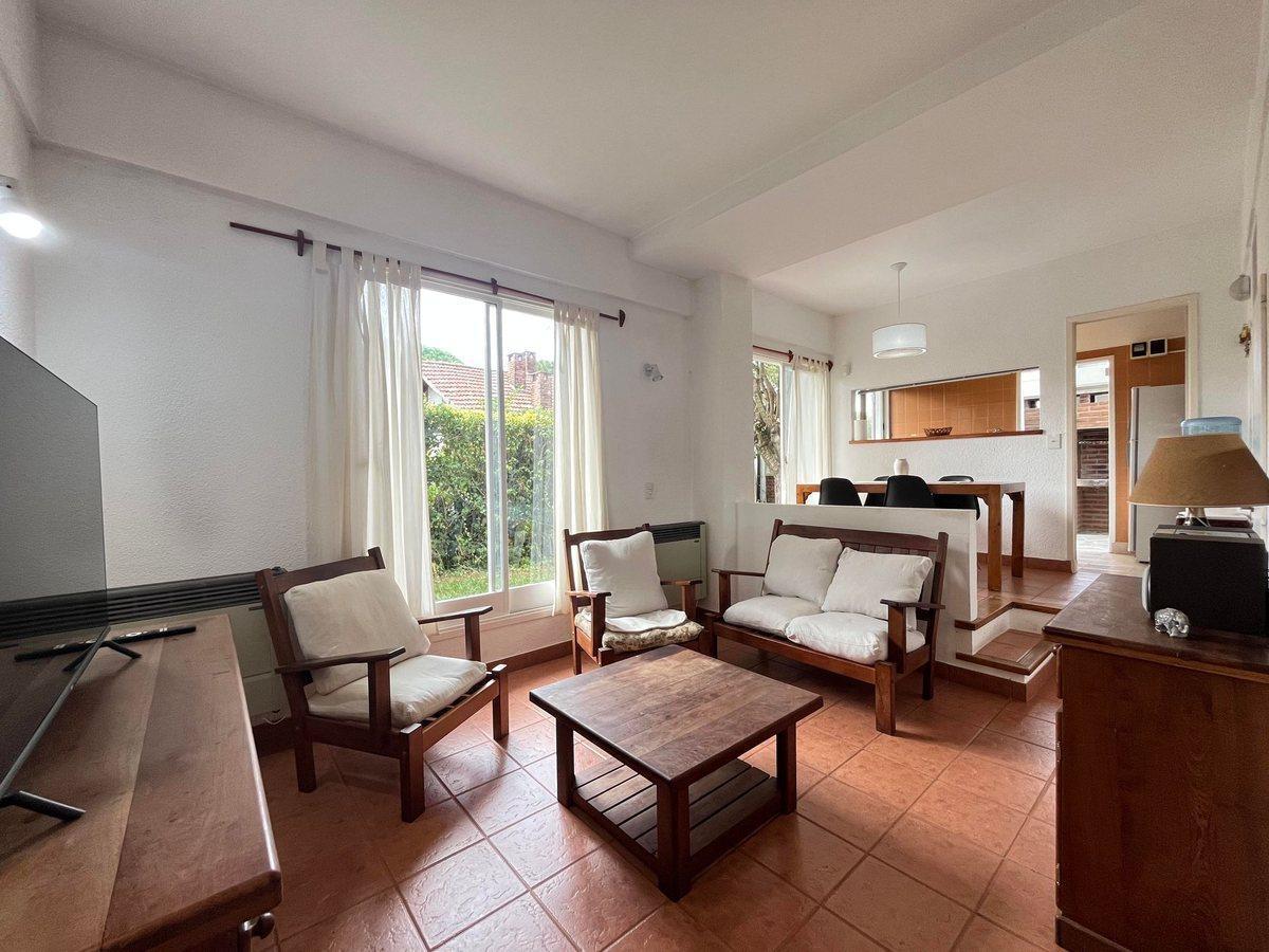 Foto de VENTA DE DUPLEX EN PINAMAR CON GAS NATURAL Y PATIO, imagen 2