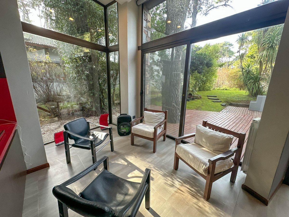 Foto de Venta moderna casa Mar de las Pampas 200 mts mar, imagen 3