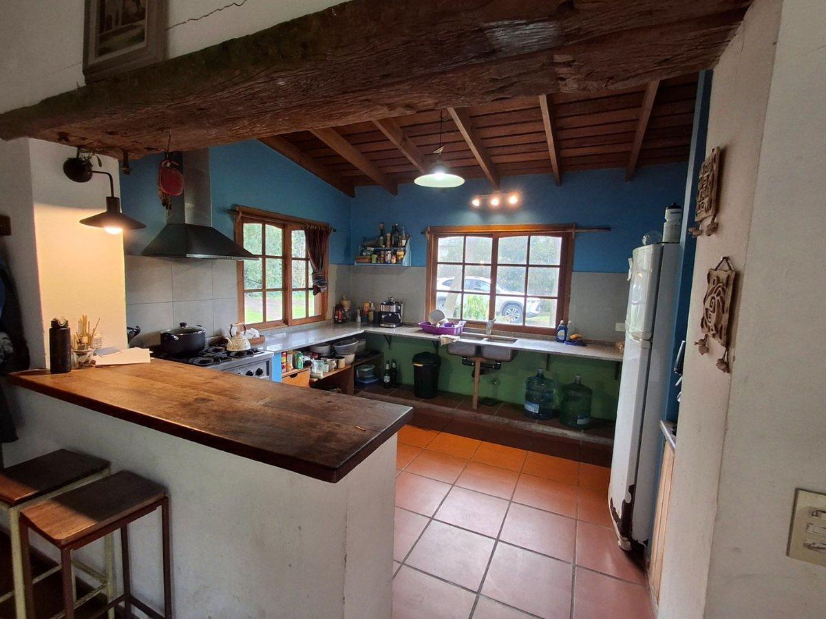 Venta casa estilo campo c/ galpón en lote de 1500m