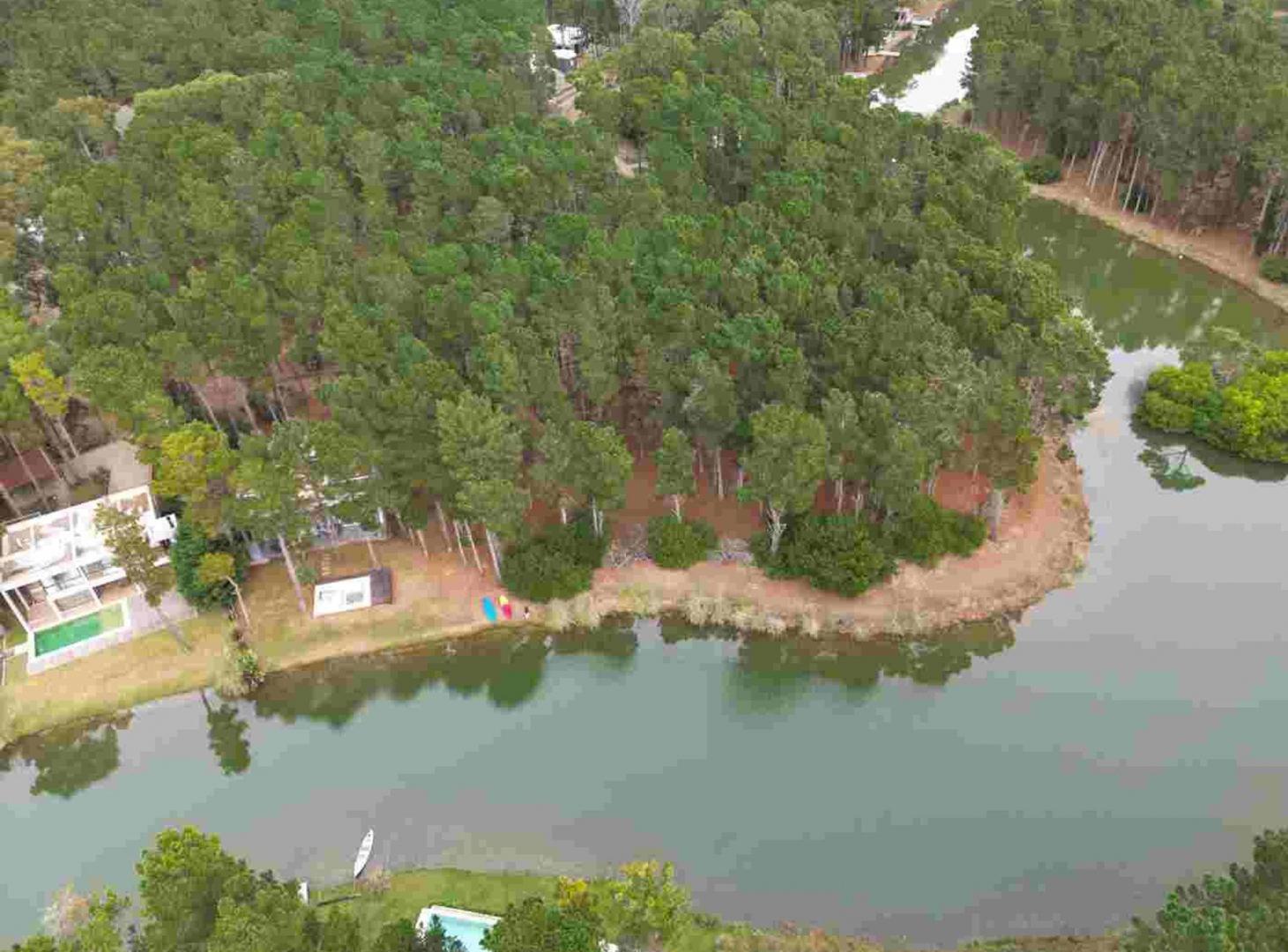 Foto de VENTA LOTE VILLA ROBLES CON FONDO A LA LAGUNA, imagen 1