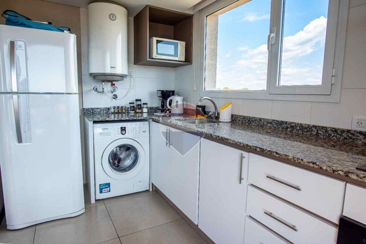 Foto de DEPARTAMENTO EN VENTA OSTENDE VISTA AL MAR COCHERA, imagen 3