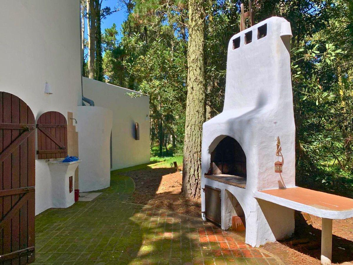 Foto de CASA EN VENTA 6 AMB EN MAR DE LAS PAMPAS, imagen 2