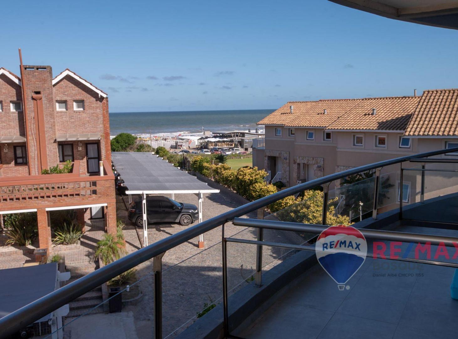Foto de VENTA DEPARTAMENTO CARILO a 50 mts DEL MAR, imagen 2