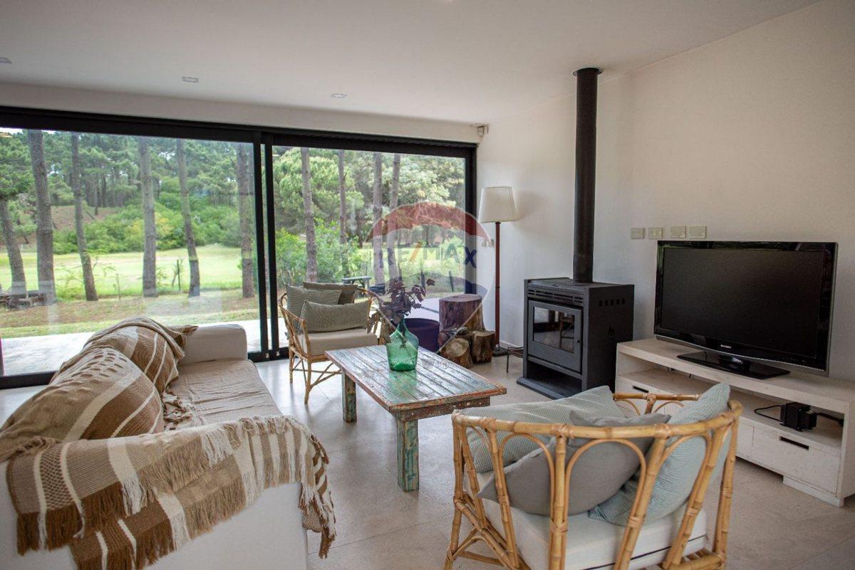 Foto de Venta casa Pinamar Isla de golf, imagen 1