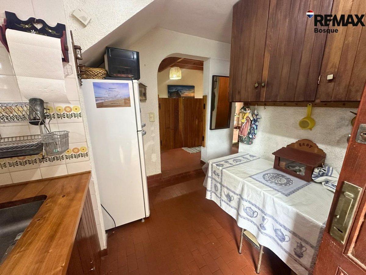 Foto de Casa venta Villa Gesell Barrio Norte gas natural, imagen 1