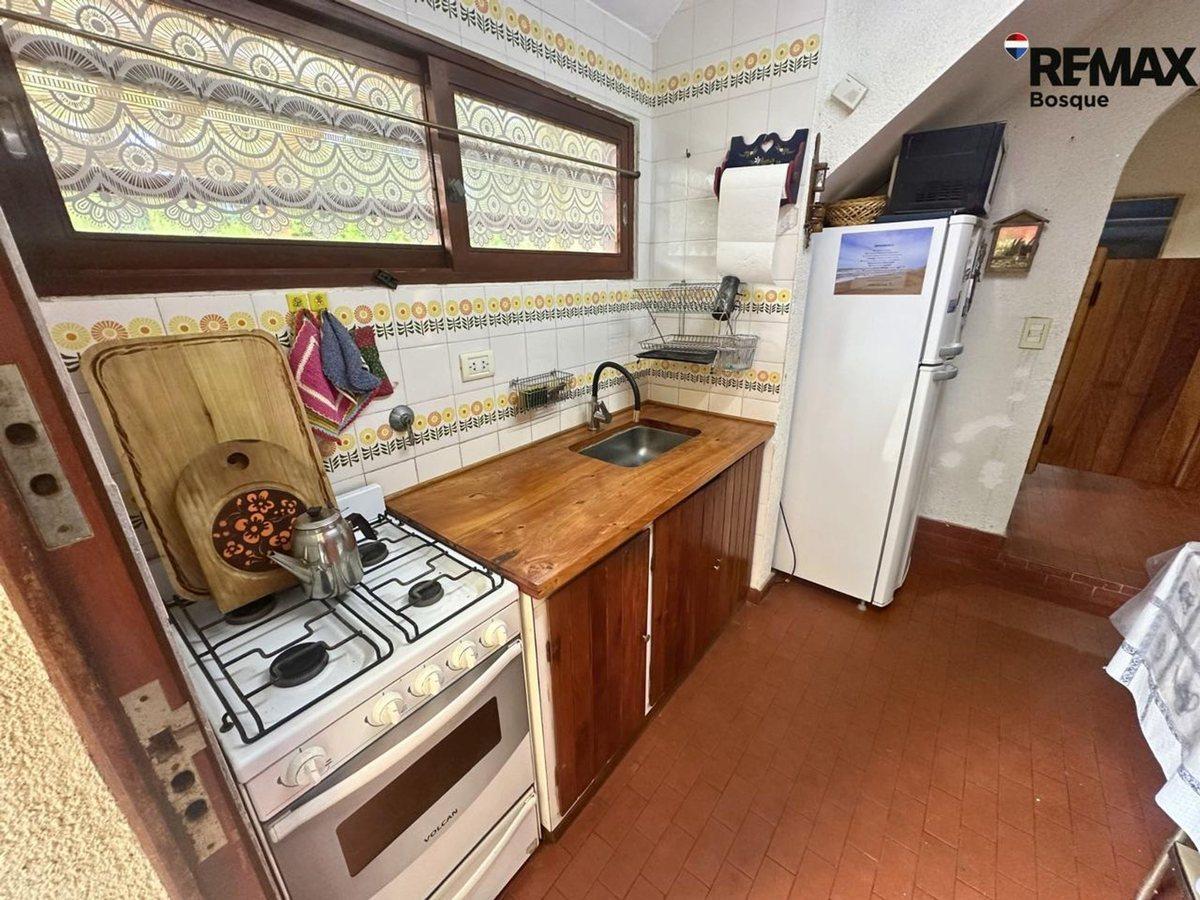 Foto de Casa venta Villa Gesell Barrio Norte gas natural, imagen 3