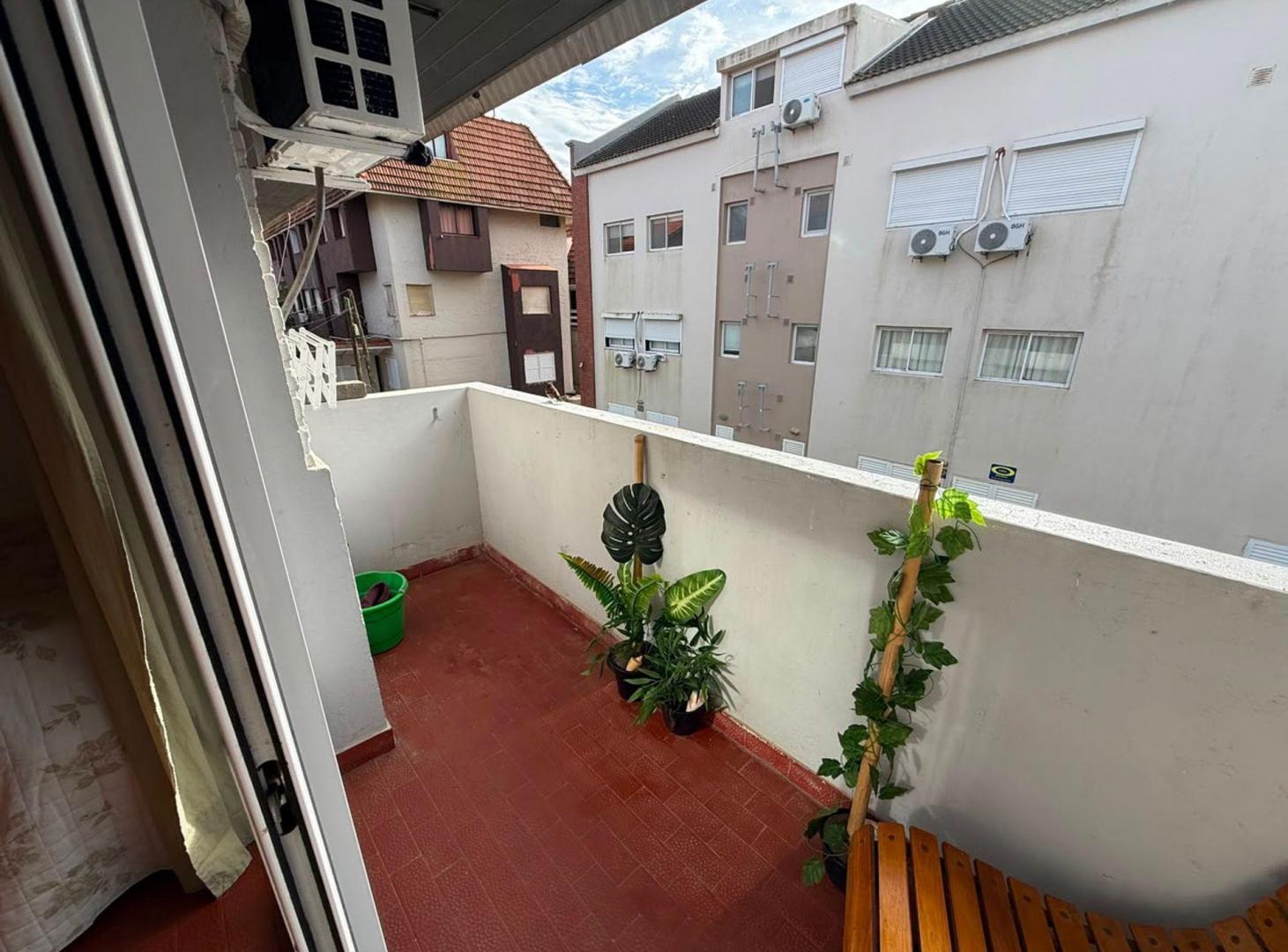 Foto de MONOAMBIENTE AMPLIO VENTA PINAMAR A METROS DEL MAR, imagen 5