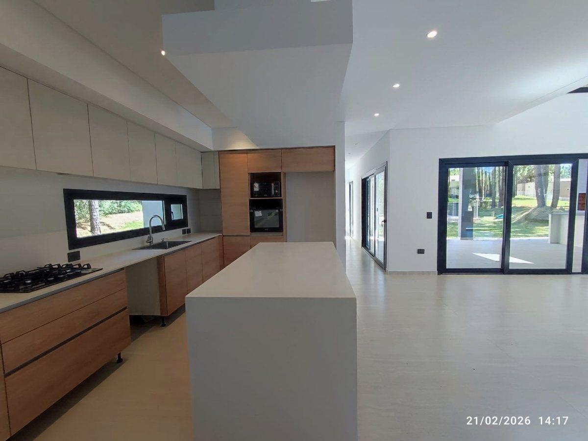 Foto de Casa Venta Costa Esmeralda 4 dormitorios piscina, imagen 5