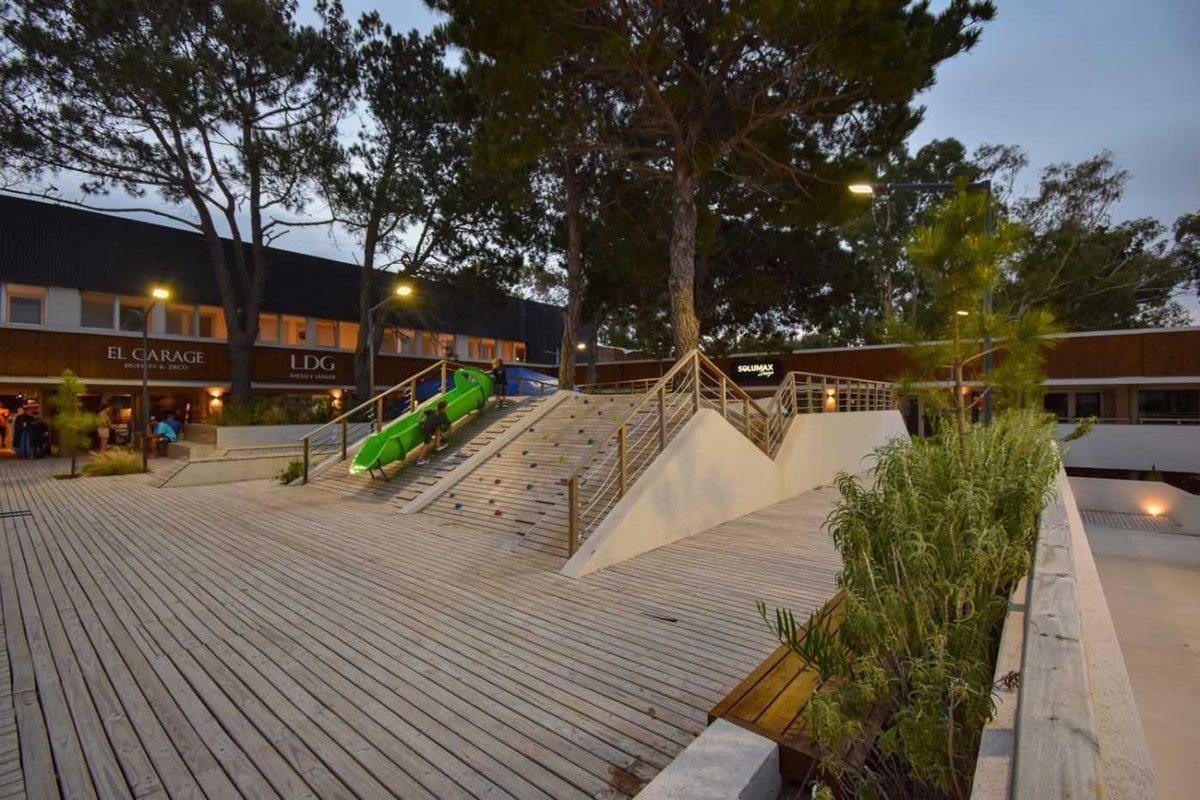 Foto de VENTA LOCAL COSTA ESMERALDA, imagen 2
