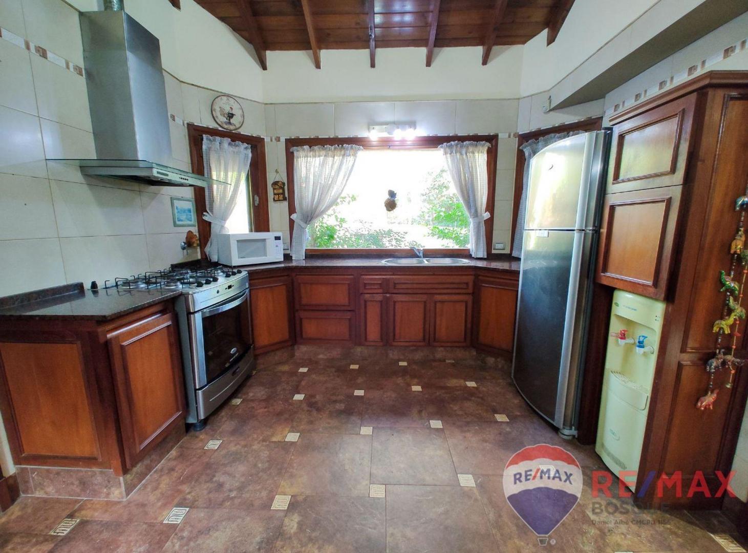 Foto de VENTA DE CASA EN CARILO. PISCINA Y GAS NATURAL, imagen 3