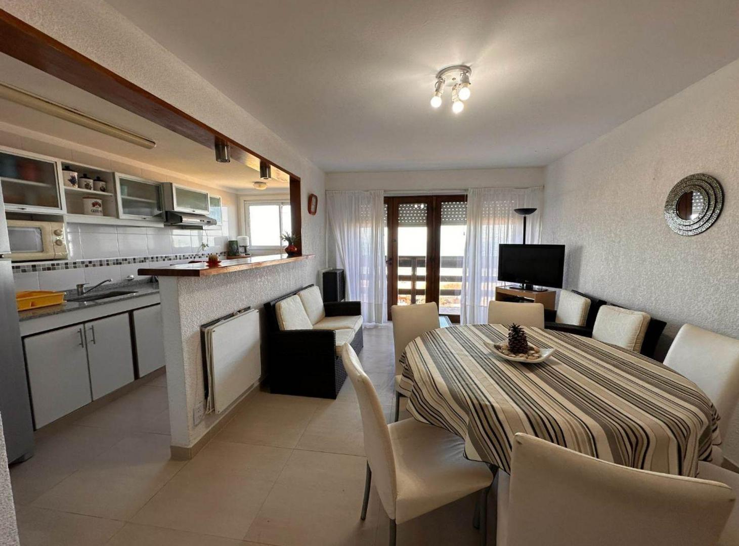 Foto de VENTA DEPARTAMENTO 3 AMBIENTES PINAMAR FRENTE MAR, imagen 1