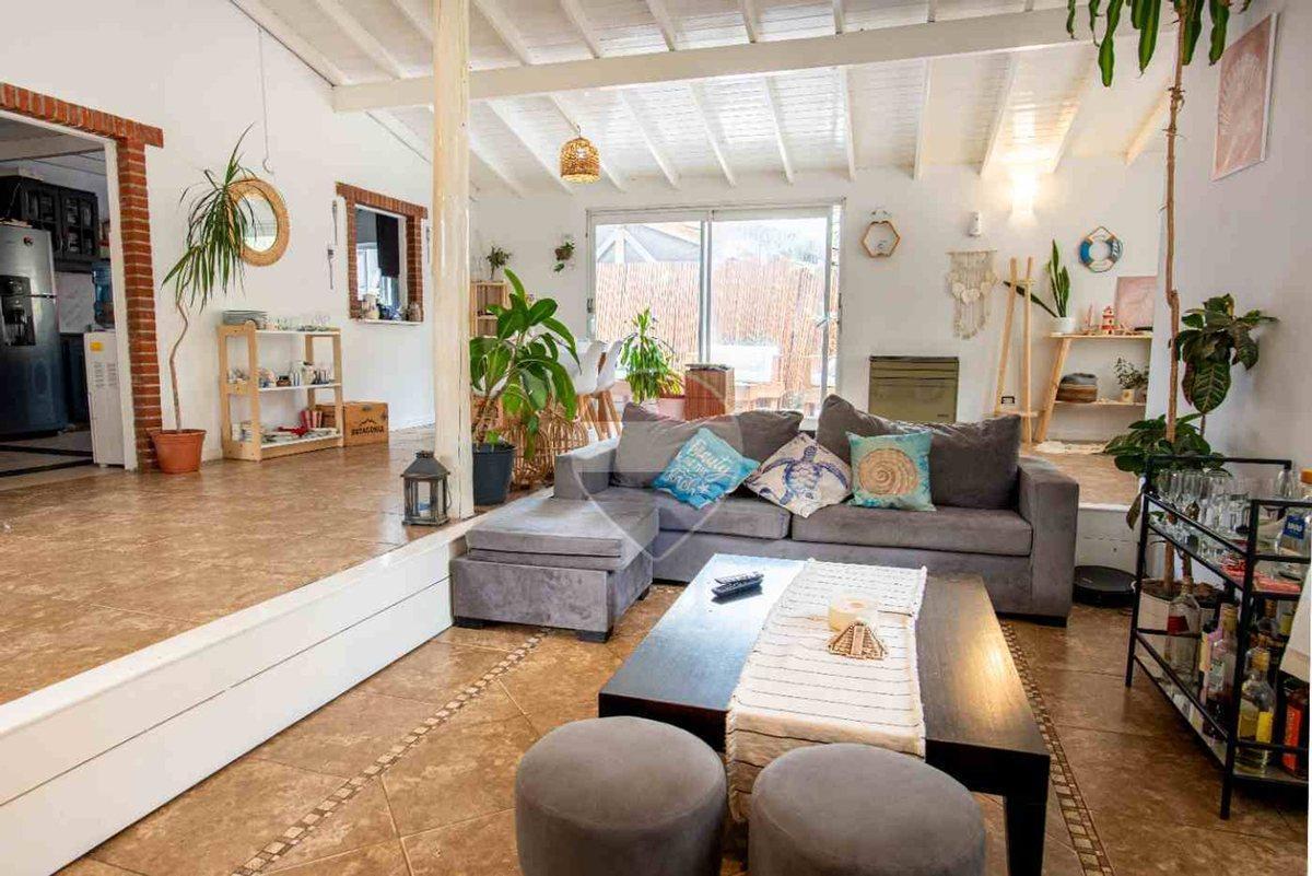 Foto de Casa en Venta en VALERIA DEL MAR 4 ambientes, imagen 2