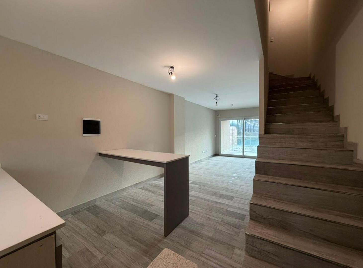 Foto de VENTA DEPARTAMENTO 3 AMBIENTES DUPLEX PINAMAR, imagen 2