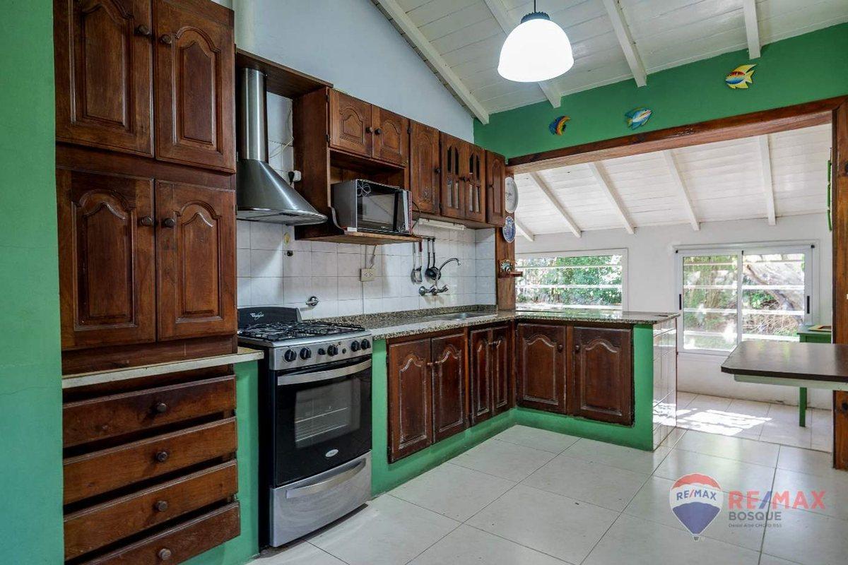 Foto de Venta Casa Pinamar 3 dormitorios y dep a 70 mt Mar, imagen 4