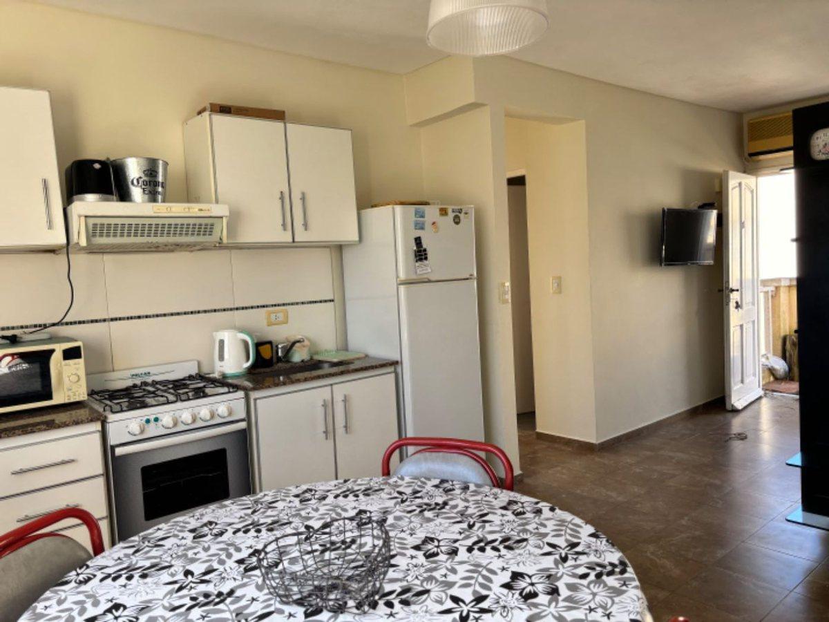 Foto de DEPARTAMENTO VENTA PINAMAR, 2 AMBIENTES, COCHERA, imagen 2