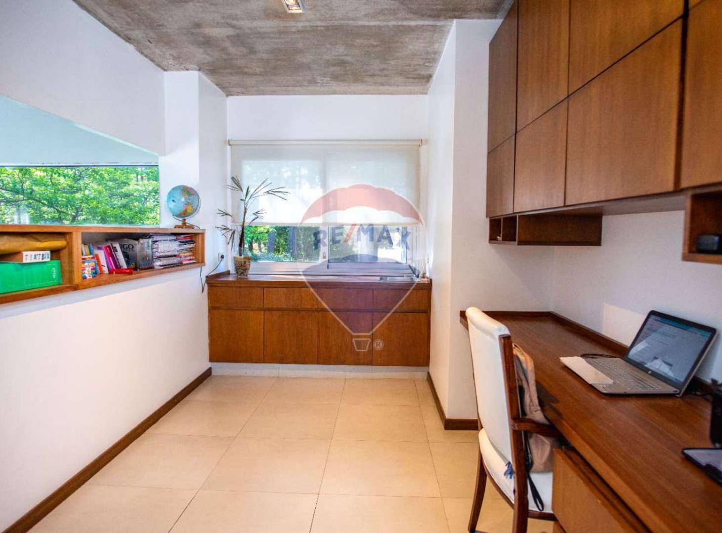 Foto de Vendo Casa en Pinamar 4 ambientes con pileta, imagen 2