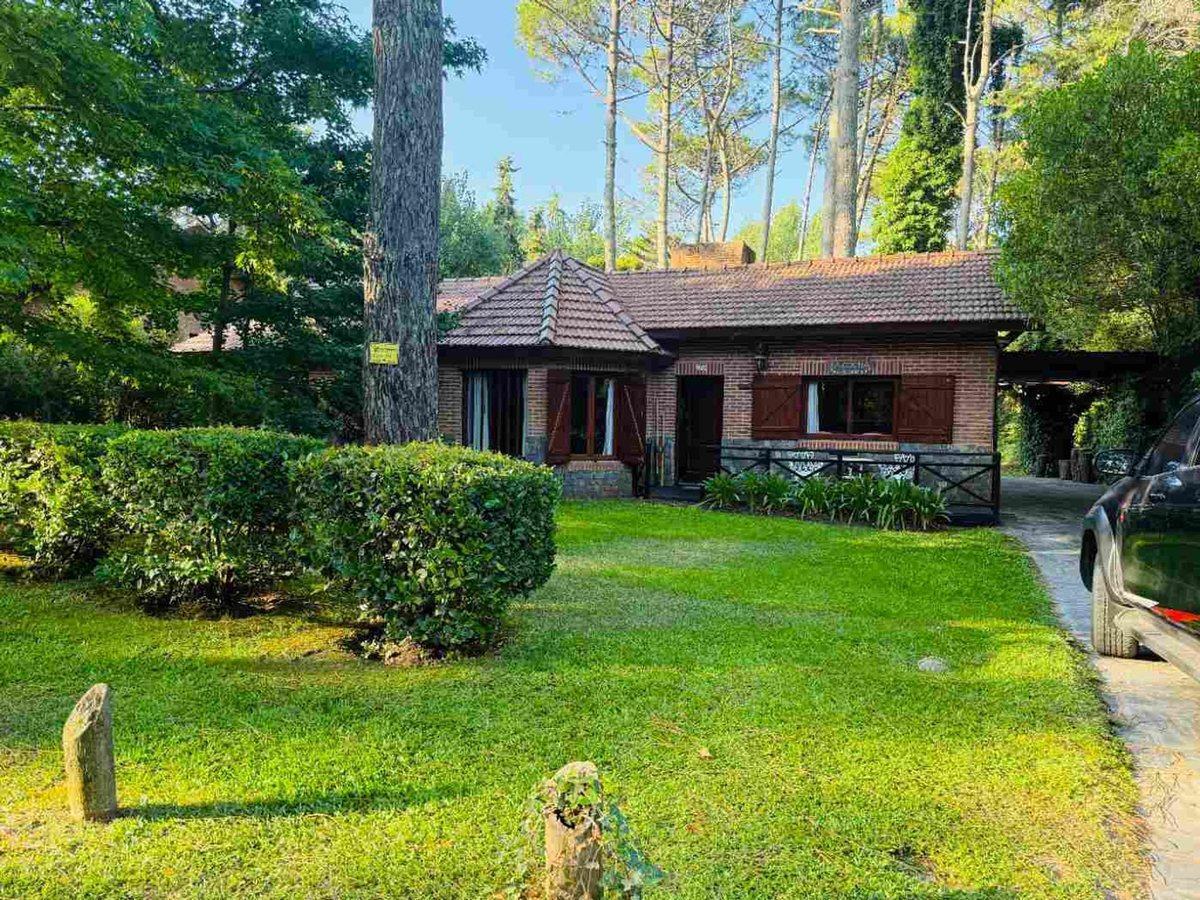 Foto de CASA VENTA CARILÓ 6 AMB GAS NATURAL, imagen 1