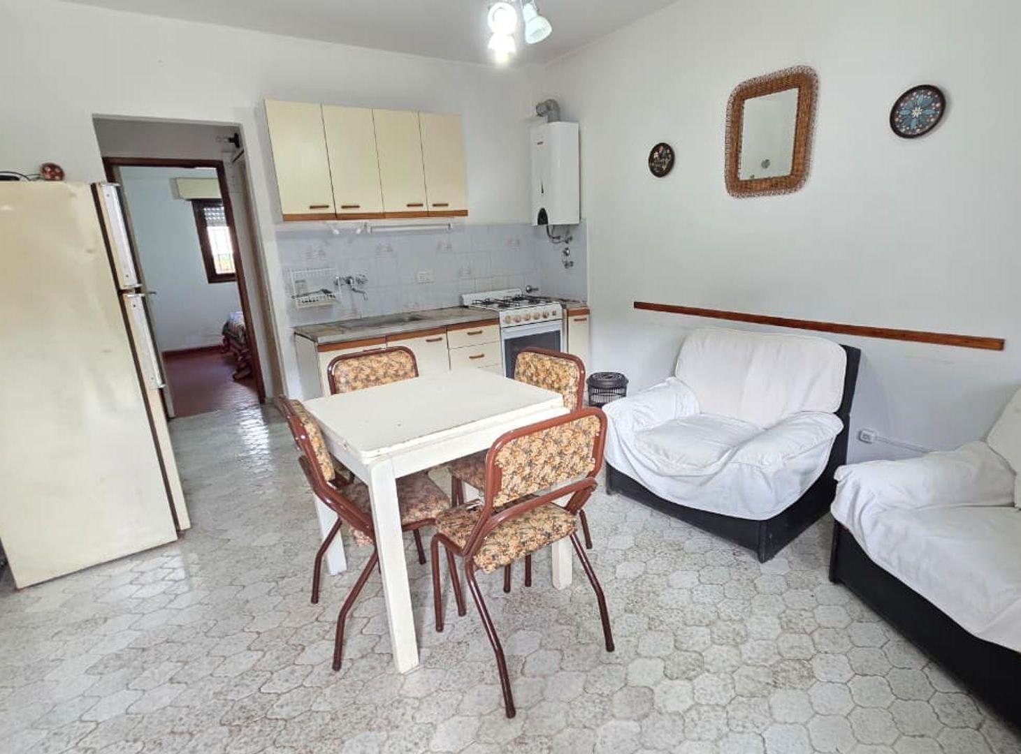 Foto de DEPARTAMENTO VENTA 2AMB VILLA GESELL CON JARDIN, imagen 3