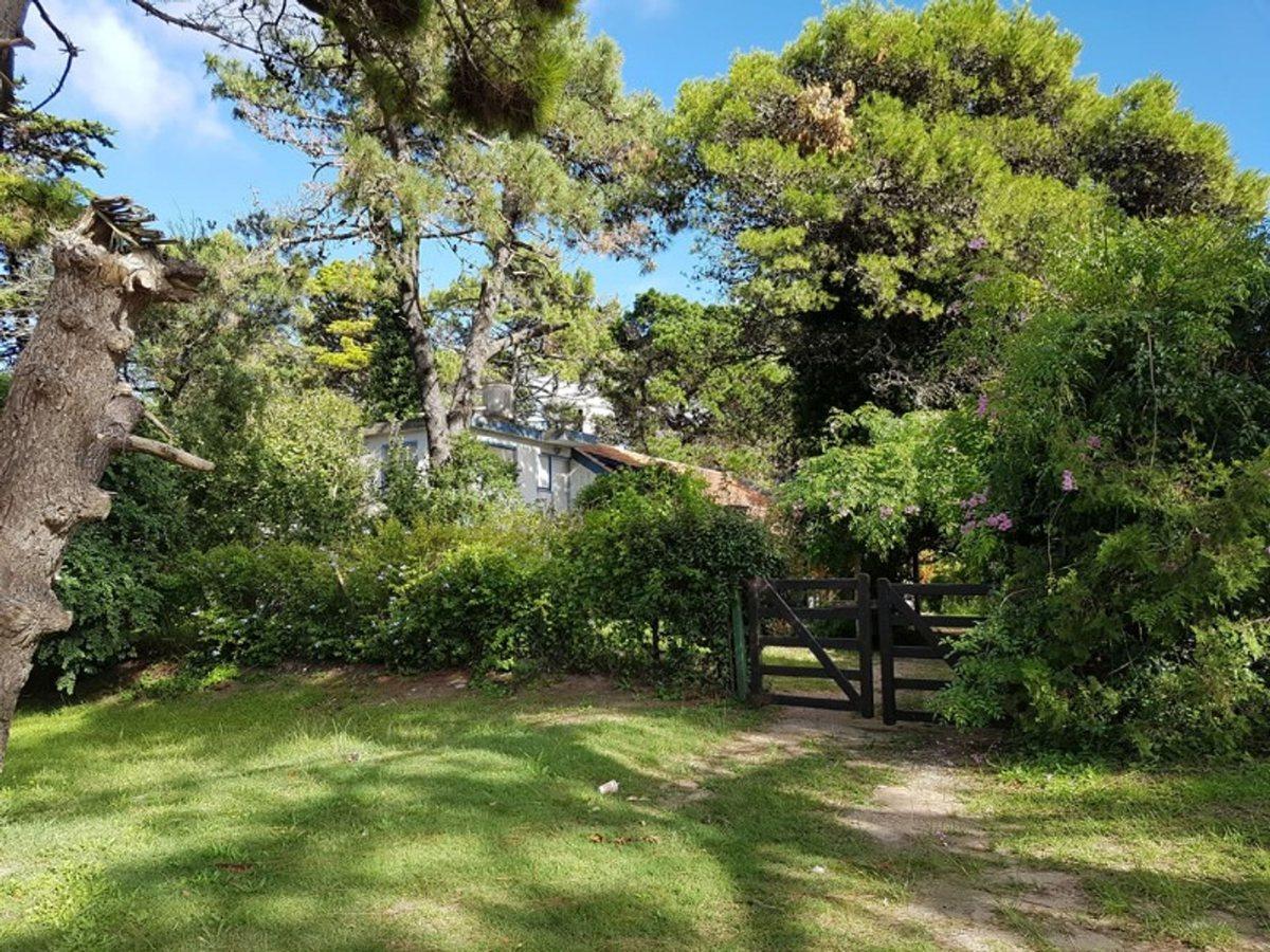 Foto de VENTA CASA EN GRAN LOTE COMERCIAL VILLA GESELL, imagen 1