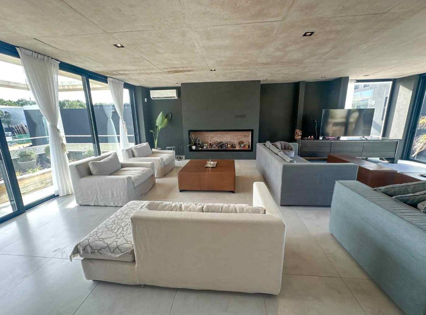 Foto de Casa en Venta en Costa Esmeralda FRENTE AL MAR, imagen 1