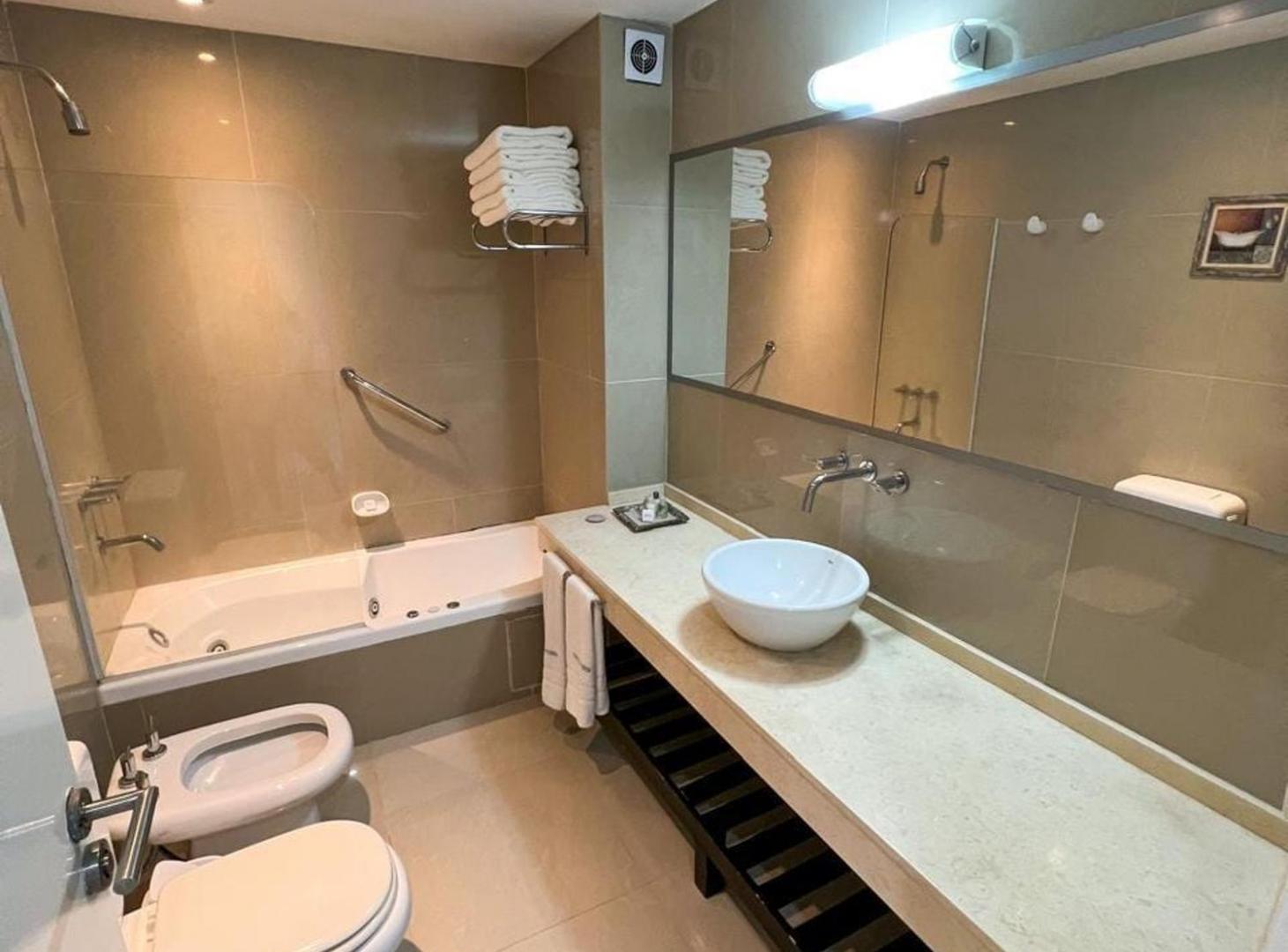 Foto de DEPARTAMENTO EN VENTA SALIDA DIRECTA AL MAR, imagen 2