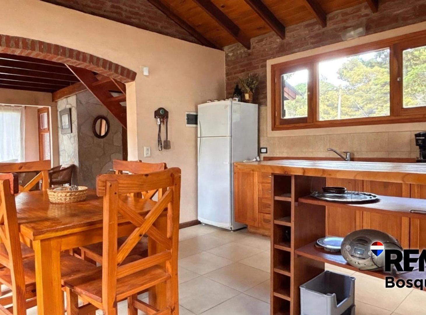 Foto de VENTA CASA VALERIA DEL MAR 4 AMBIENTES, imagen 5