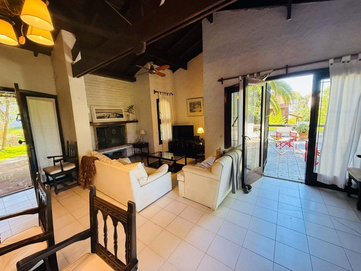Foto de Chalet en venta Pinamar B5 4 ambientes cochera, imagen 3