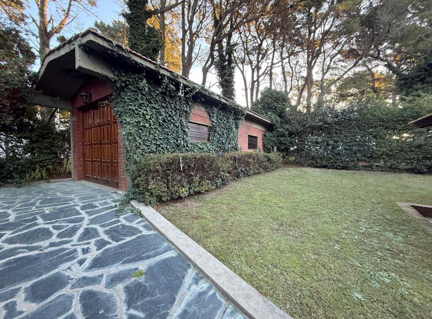 Foto de VENTA CASA 4 AMBIENTES GARAGE PINAMAR, imagen 1