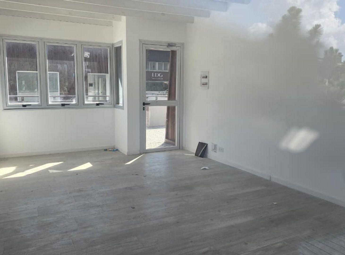 Foto de VENTA GONDOLA COMERCIAL COSTA ESMERALDA, imagen 2