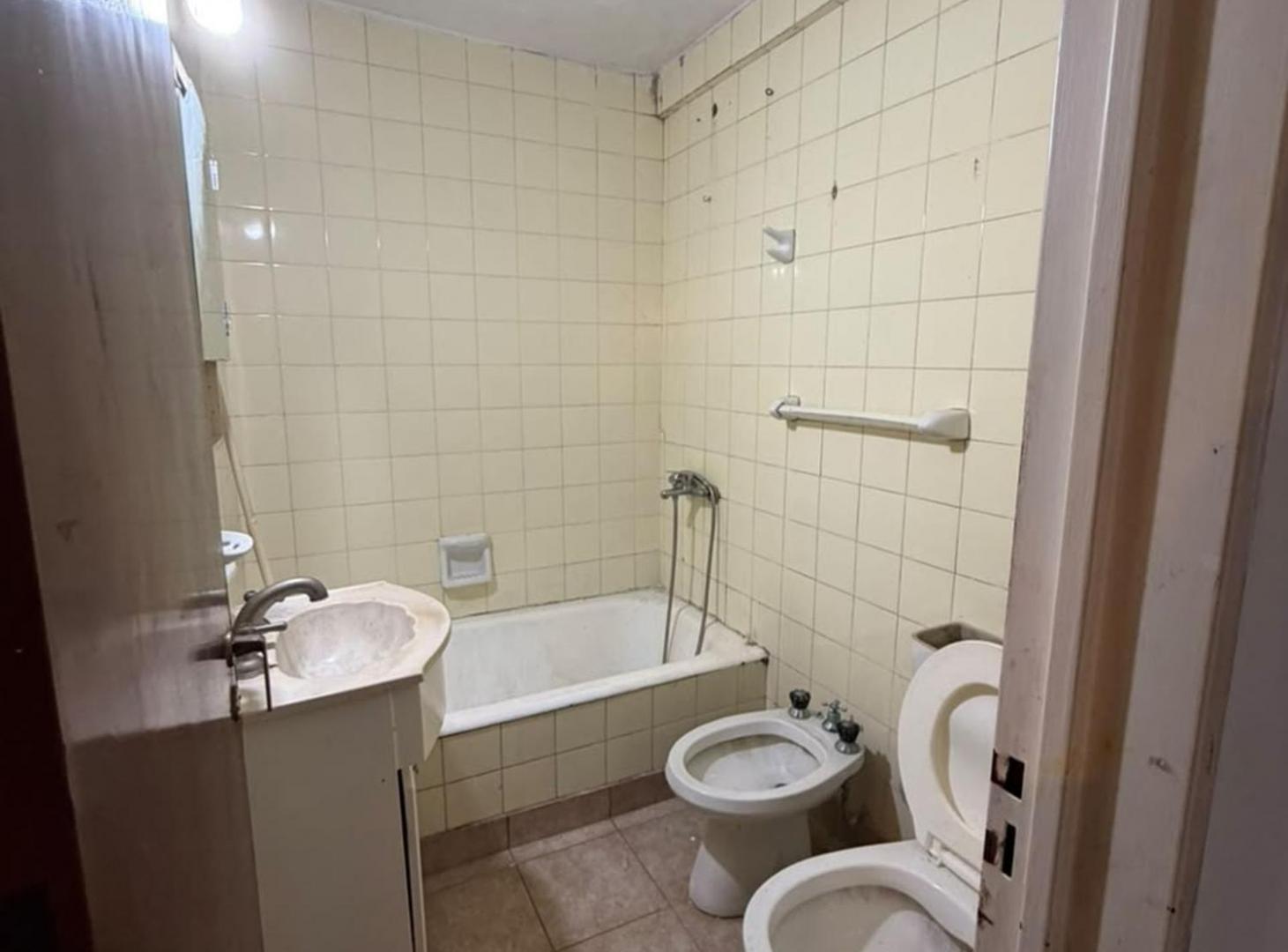Foto de VENTA DEPARTAMENTO PINAMAR, imagen 2