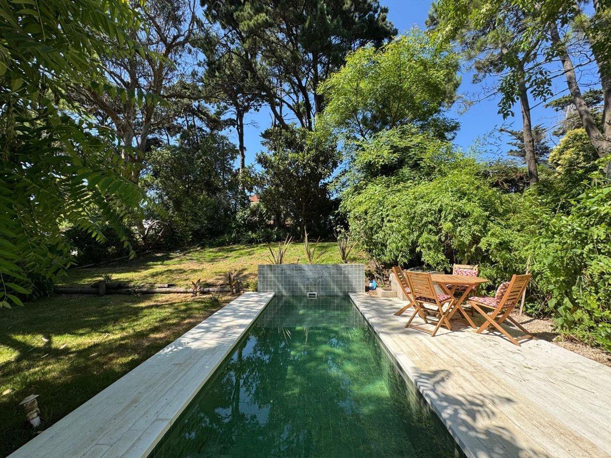 Foto de Casa tres dormitorios con piscina cerca del mar, imagen 1