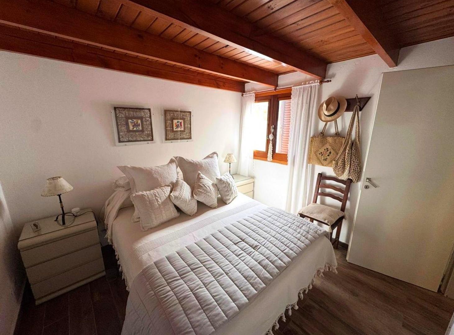 Foto de DUPLEX VENTA PINAMAR 4 AMB COCHERA APTO CREDITO, imagen 2