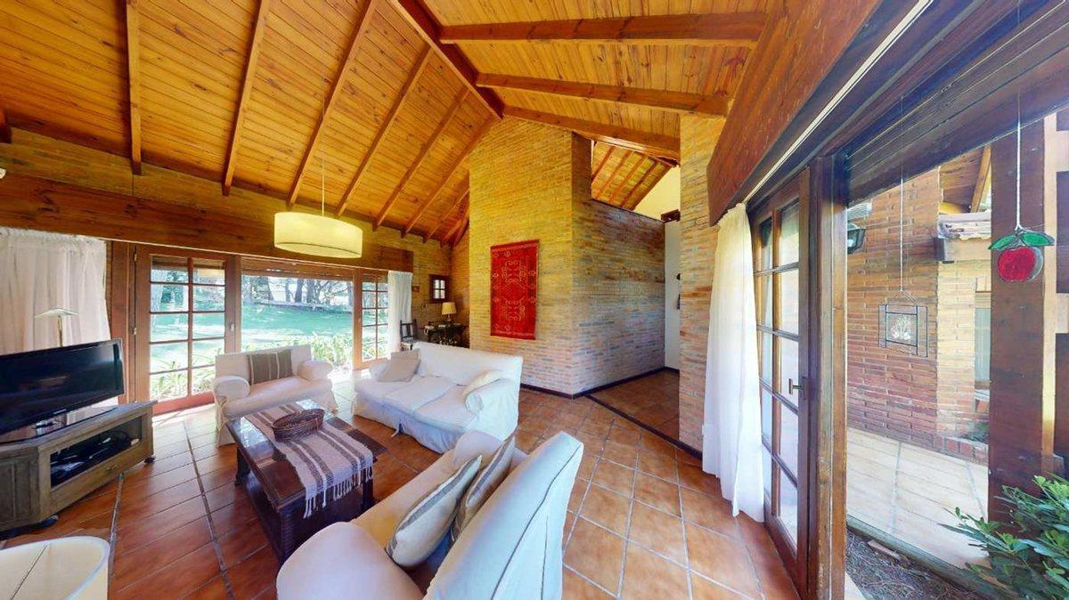 Foto de CASA EN VENTA PINAMAR NORTE 5 AMBIENTES COCHERA, imagen 4