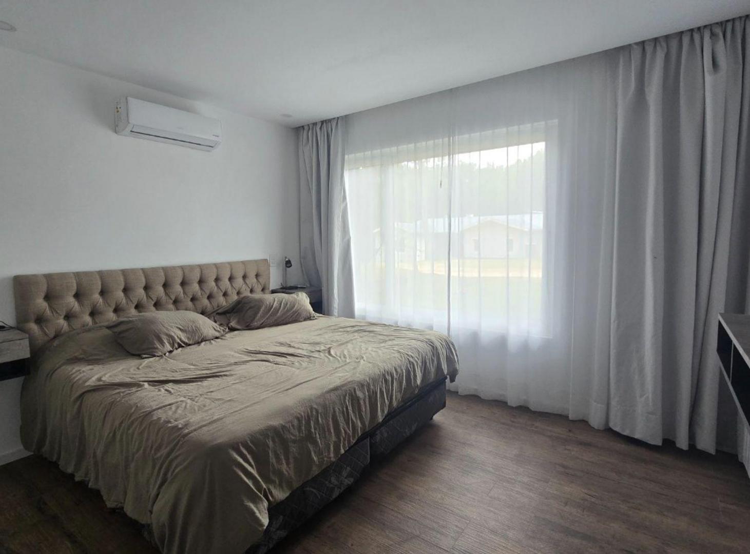 Foto de CASA EN VENTA BARRIO RESIDENCIAL I COSTA ESMERALDA, imagen 2