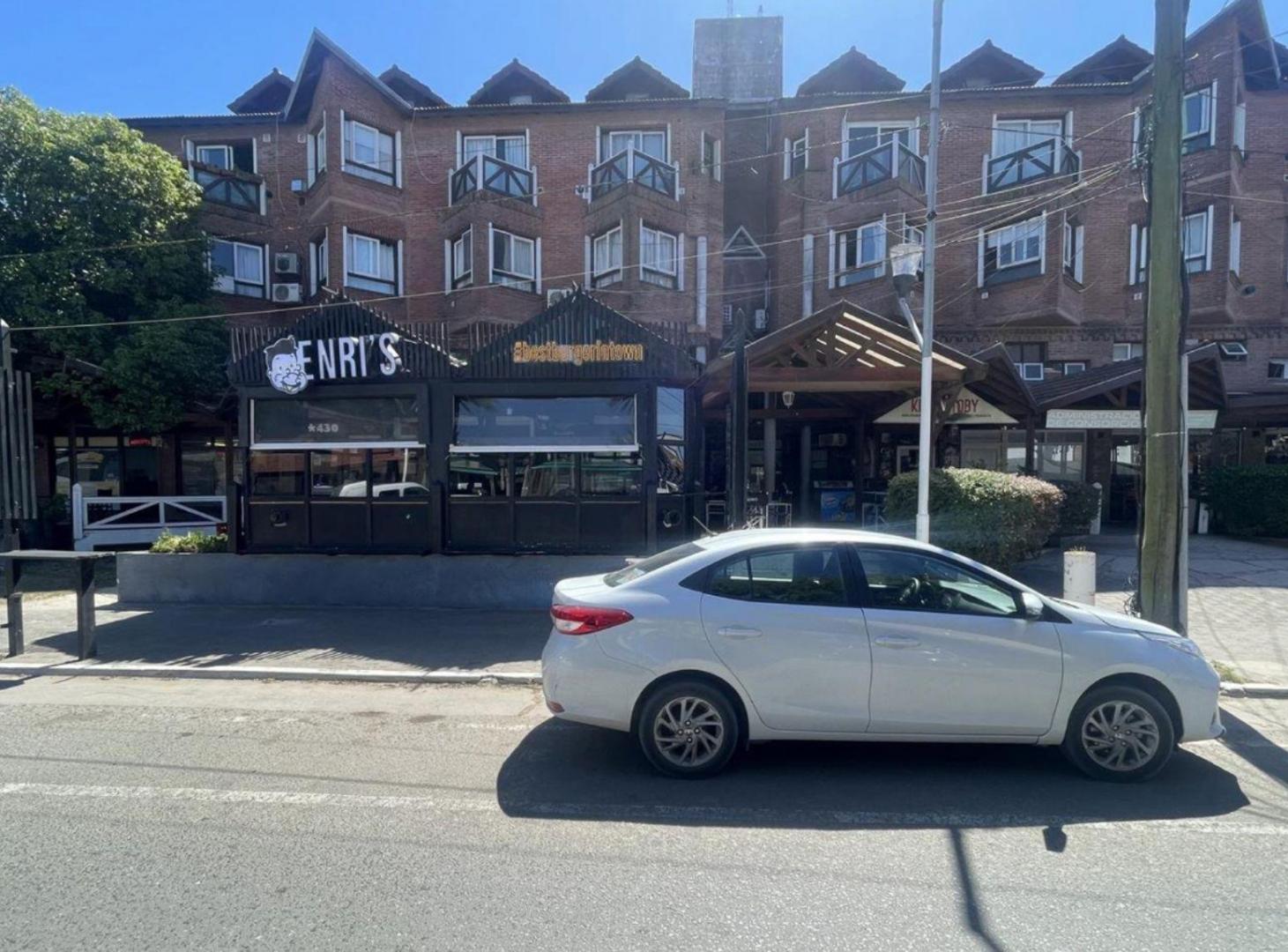 Foto de VENTA LOCAL COMERCIAL AVENIDA SHAW PINAMAR, imagen 4