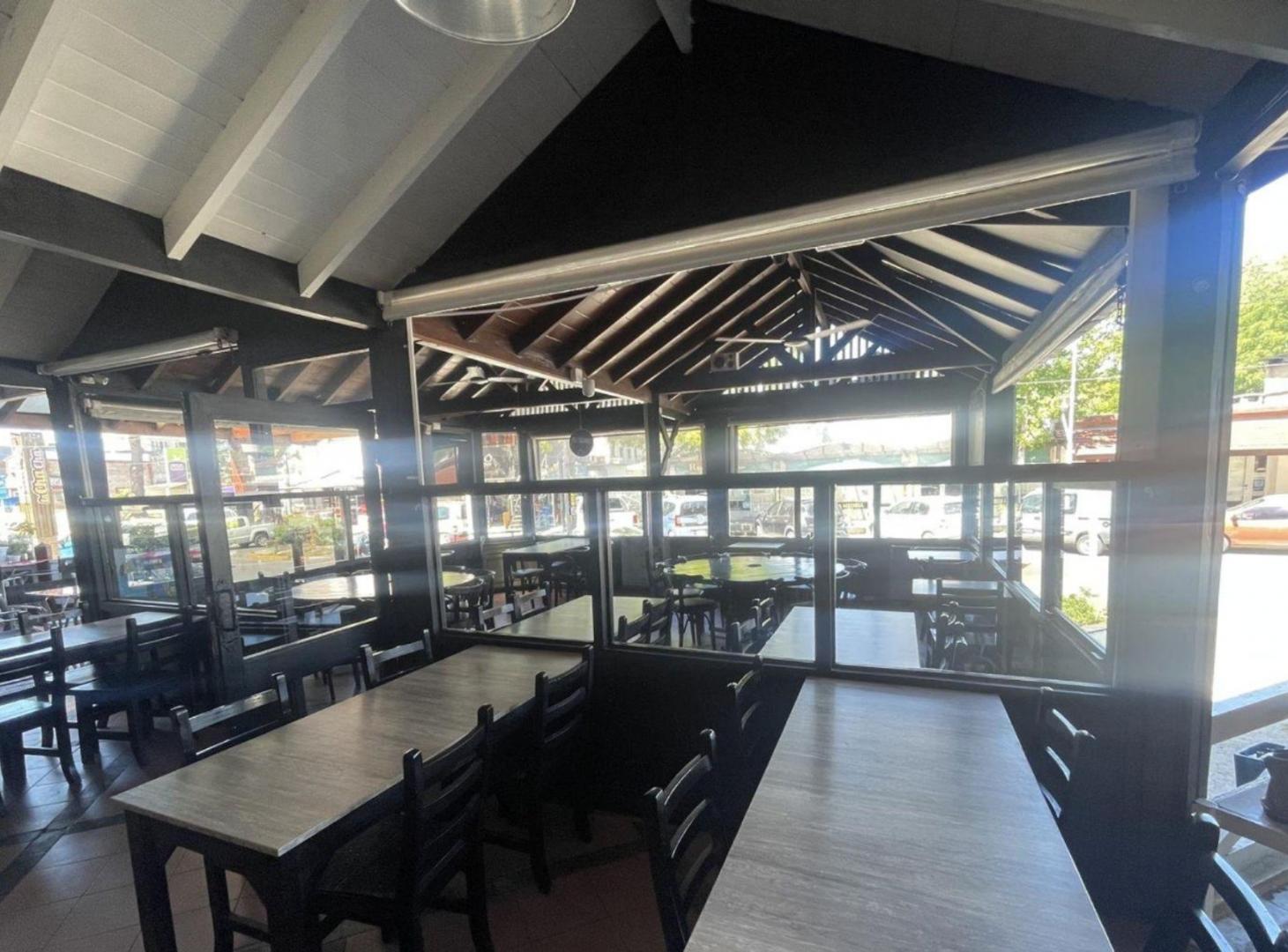 Foto de VENTA LOCAL COMERCIAL AVENIDA SHAW PINAMAR, imagen 1