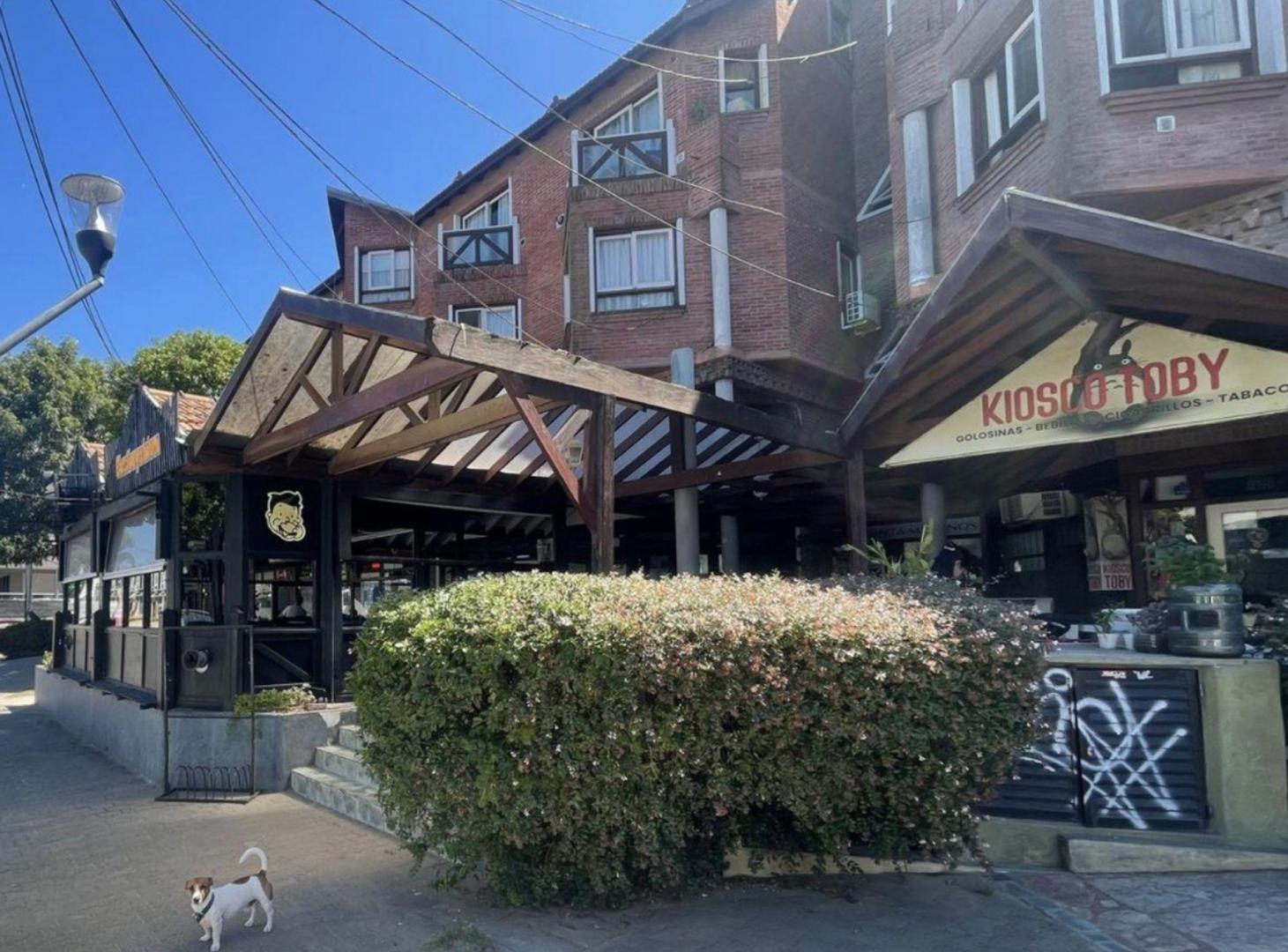 Foto de VENTA LOCAL COMERCIAL AVENIDA SHAW PINAMAR, imagen 3