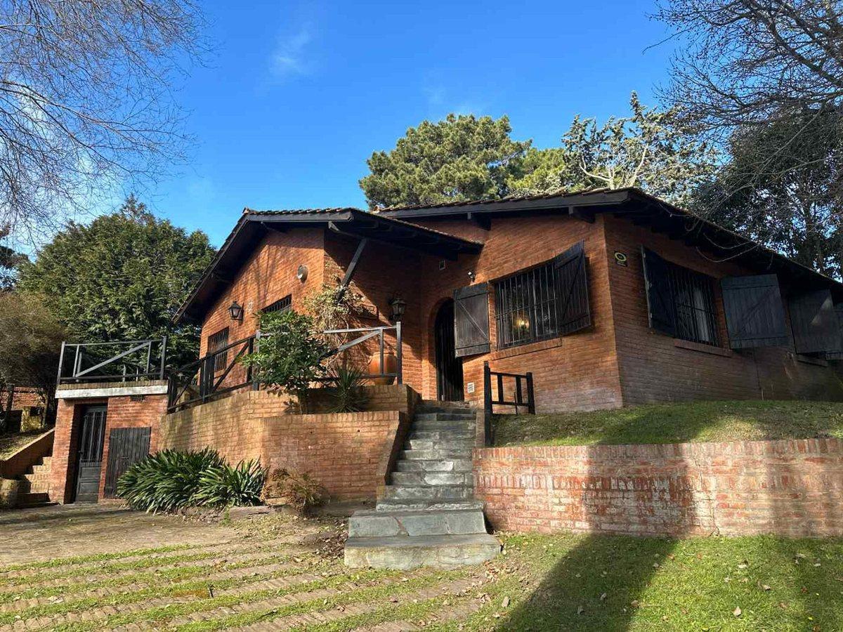Foto de VENTA CASA PINAMAR 4 AMBIENTES CON GAS NATURAL, imagen 2