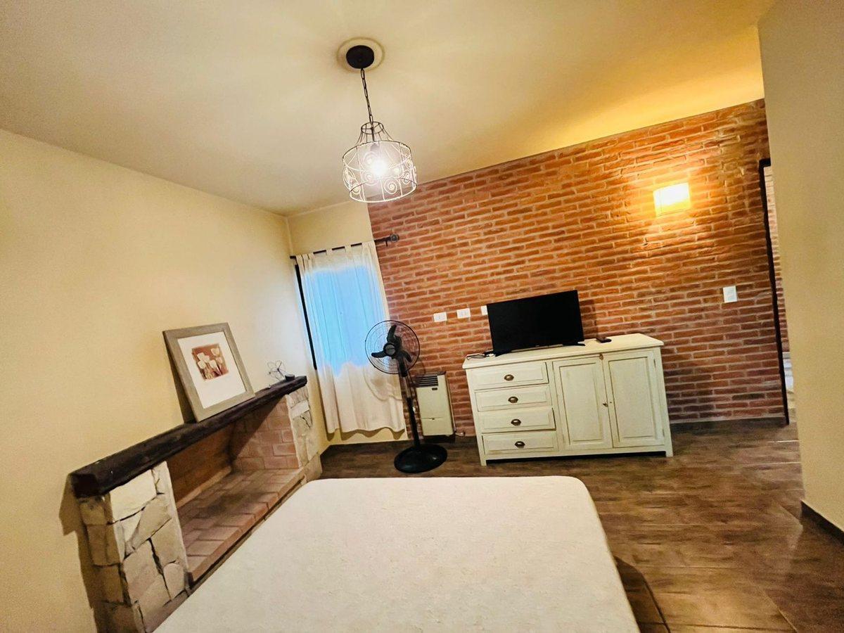 Foto de VENTA CASA VALERIA DEL MAR CINCO AMBIENTES, imagen 2
