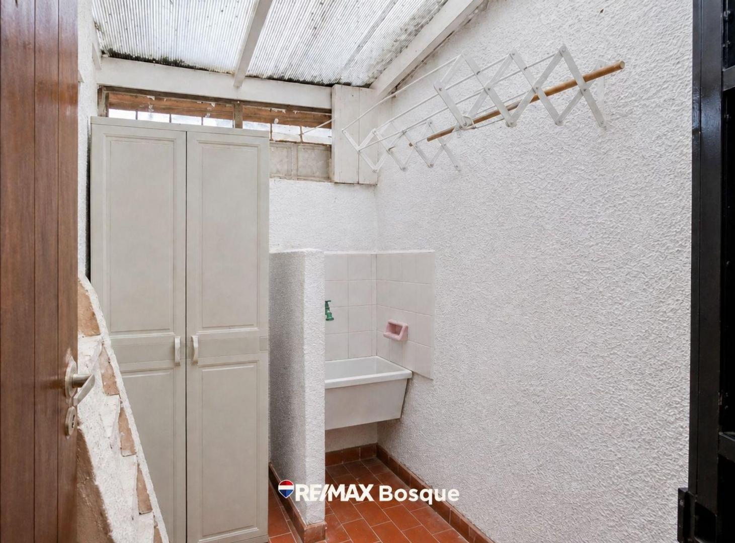 Foto de VENTA DEPARTAMENTO DUPLEX PINAMAR 3 AMBIENTES, imagen 2