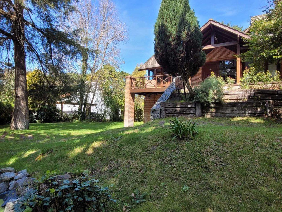 Foto de VENTA CASA PINAMAR 7 AMB. 400 m DEL MAR B° LASALLE, imagen 4