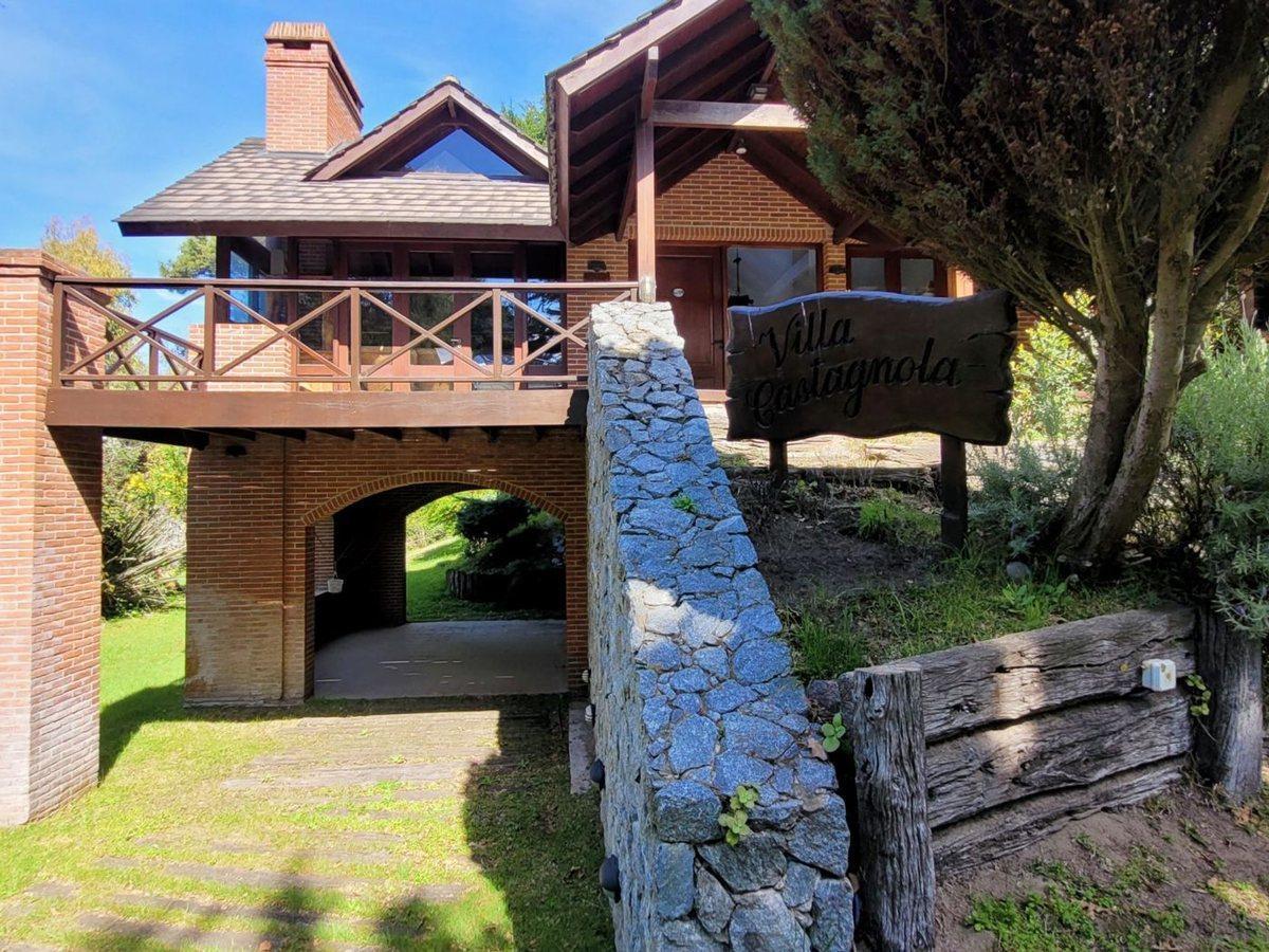 Foto de VENTA CASA PINAMAR 7 AMB. 400 m DEL MAR B° LASALLE, imagen 1