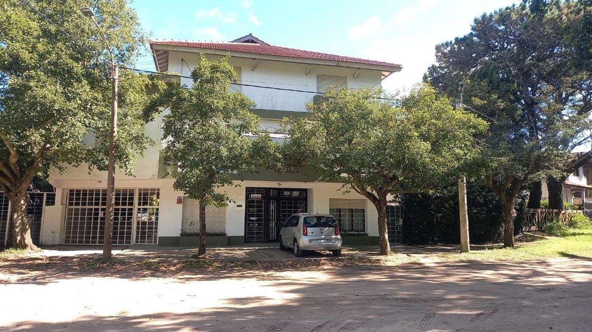 Foto de Departamento en Venta en Villa Gesell con balcón, imagen 2