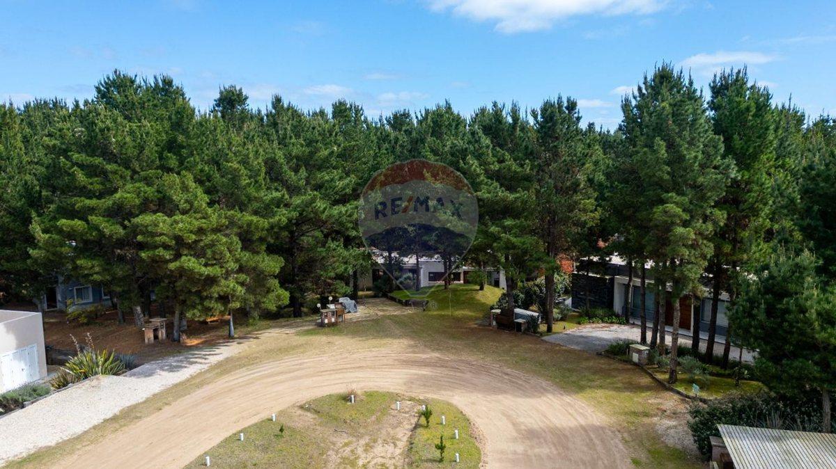 Foto de VENTA CASA COSTA ESMERALDA FONDO LIBRE Y PISCINA, imagen 2