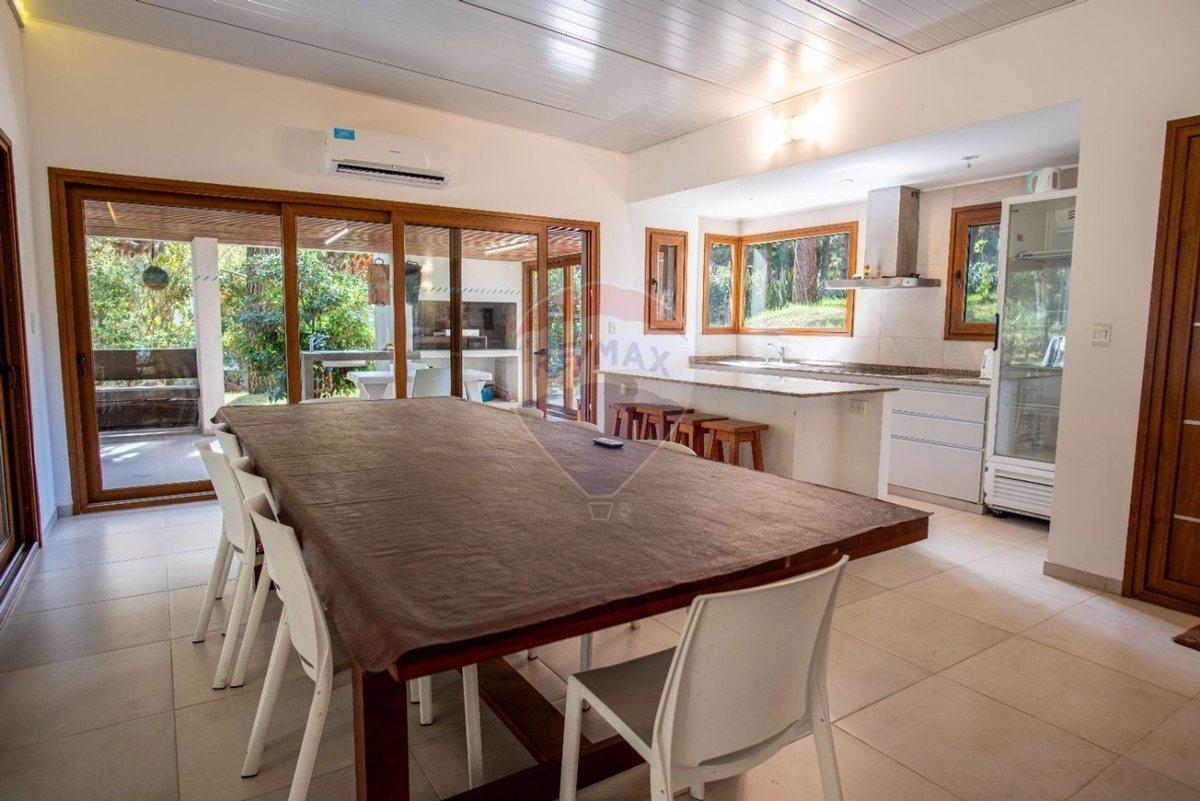 Foto de VENTA CASA COSTA ESMERALDA FONDO LIBRE Y PISCINA, imagen 5