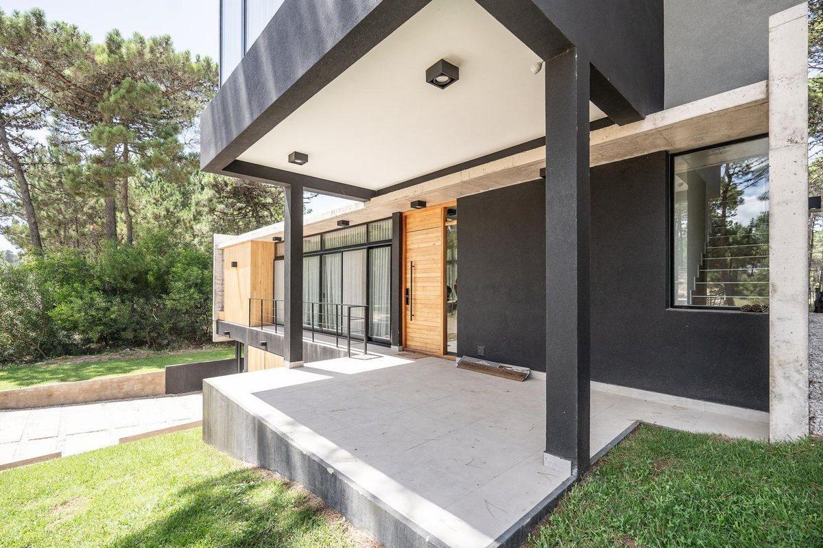 Foto de VENTA CASA 5 AMBIENTES BARRIO PIONEROS PINAMAR, imagen 2