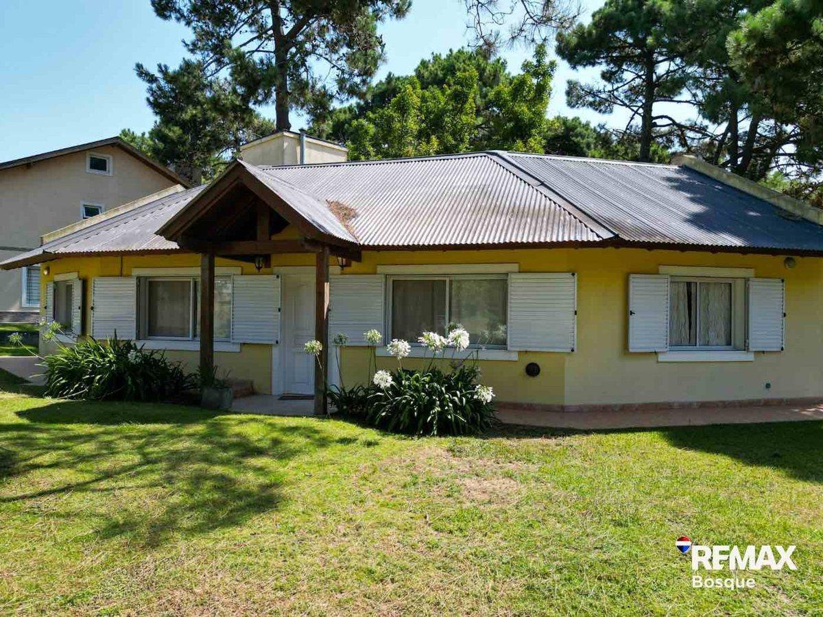 Foto de CASA VENTA VALERIA DEL MAR EN ESQUINA, imagen 1