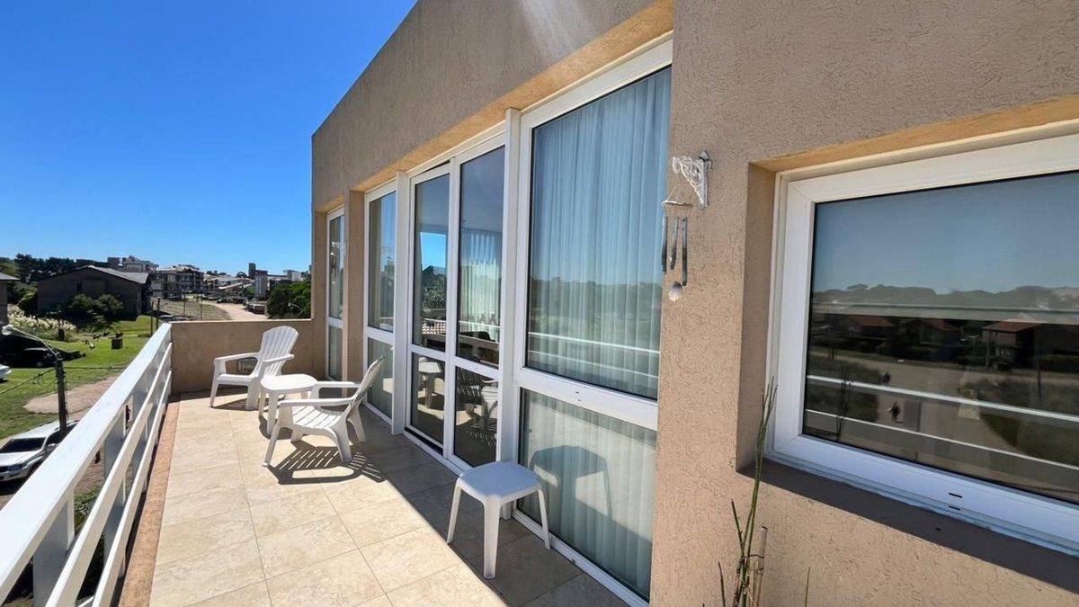 Foto de VENTA CASA VILLA GESELL CERCA DEL MAR, imagen 2