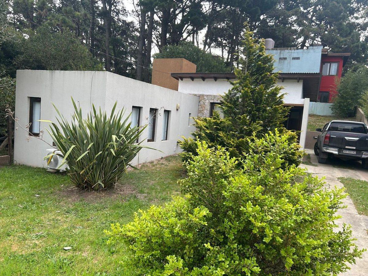 Foto de VENTA DE CASA 2 AMBIENTES MAR AZUL, imagen 2