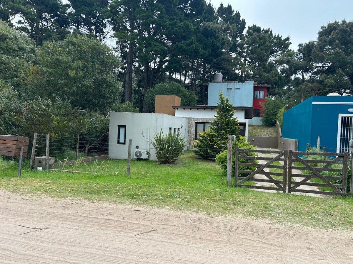 Foto de VENTA DE CASA 2 AMBIENTES MAR AZUL, imagen 3
